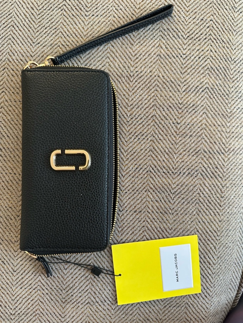 Marc Jacobs Black Zip Wallet NWT